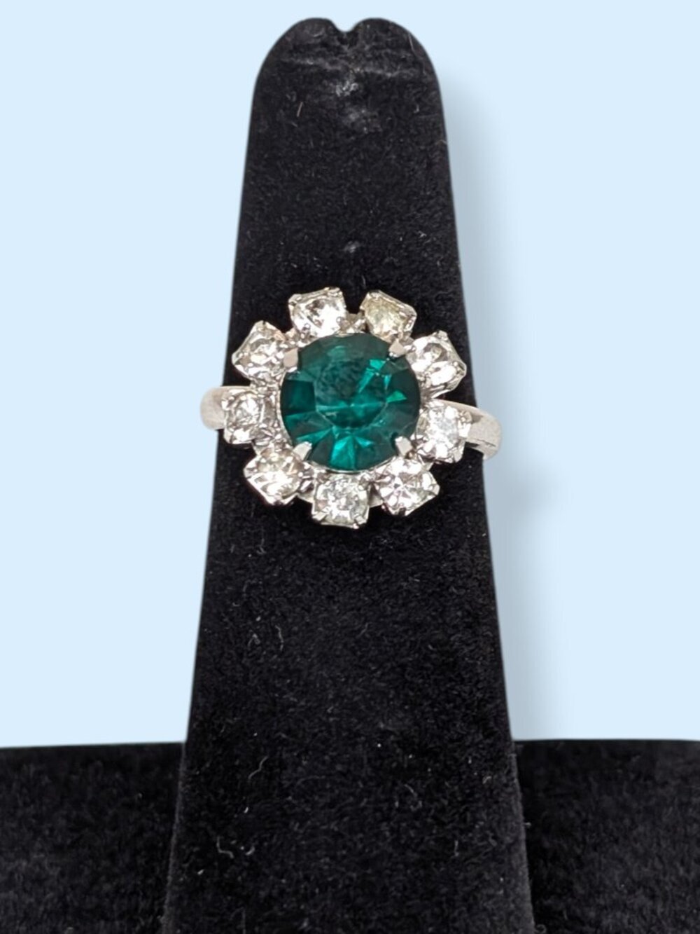 🍁Sarah Cov Green & White Glass Ring